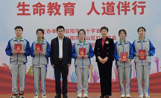 1-220512144225J3.jpg